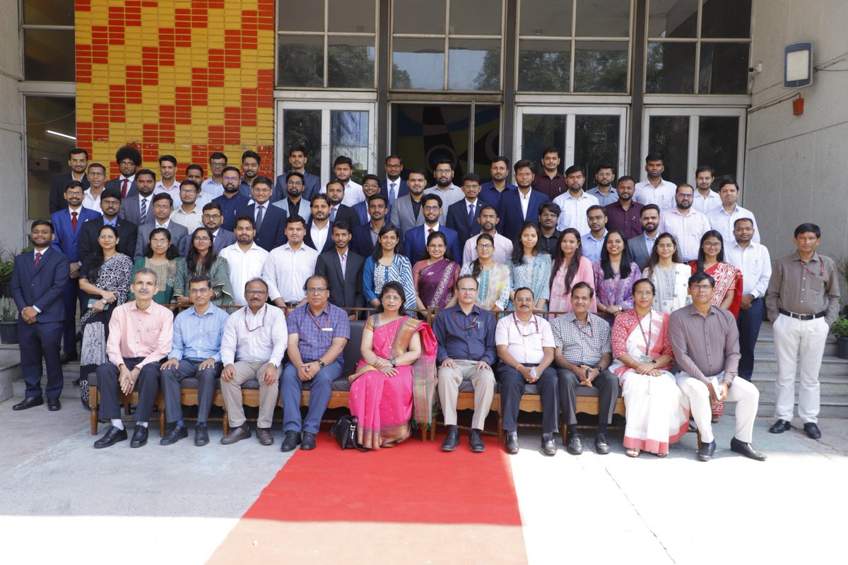 NTIPRIT_DOT's tweet photo. Member-T, DCC, Ms Madhu Arora today addressed the 2023 batch of OTs of ITS Grp A &amp; JTO Grp B. She urged OTs to be diligent, perseverant &amp; updated with tech as they'll have key role in shaping the telecom landscape. She also planted a sapling under 'Ek Ped Maa Ke Naam' https://t.co/Mr03QAuZor