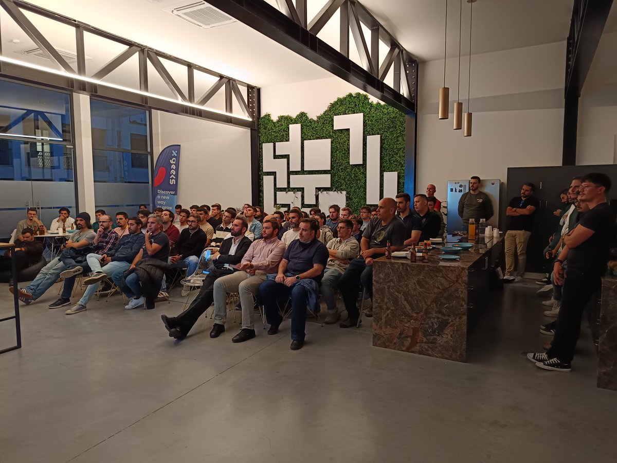 FabitoSpaio's tweet photo. 🤝 Community means growing together! Proud to see PHP Portugal thriving with over 80 attendees at yesterday's meetup! 🚀 

Myself as Community Builder,  Leiria Tech Talks &amp; @xgeeksio are thrilled to be part of this journey! 

Huge Kudos to @enunomaduro &amp; @Caneco https://t.co/CFitqg4Q9a