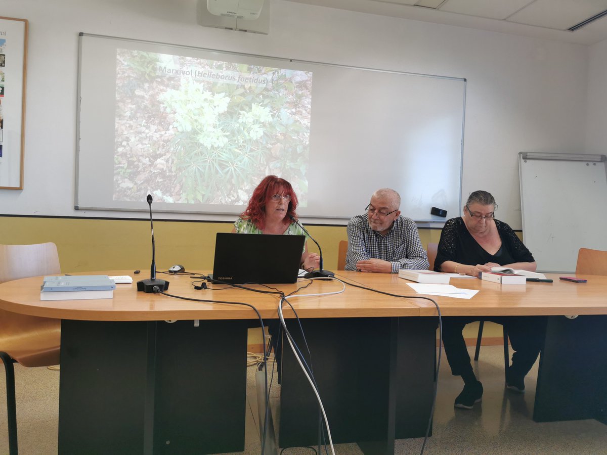montetesmairal's tweet photo. Primera part de la jornada "Llegir Verdaguer" a @FilComUB. Comunicacions de Jordina Boix, Joan Santanach, Carme Barceló, Àlvar Valls i Roser Carol. https://t.co/Uns1YZAS2A