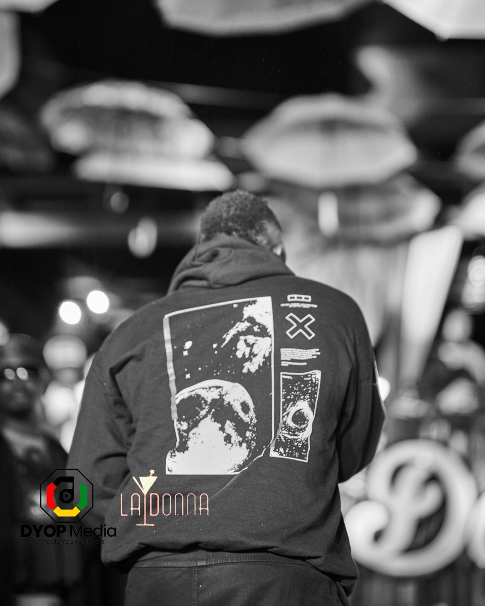 Sylvester Sarfo🇬🇭 (@saforo_1) on Twitter photo <a href="/shattawalegh/">SHATTA WALE</a> I'm saforobest and I'm the best for you SM, I have always wanted to be you photographer, please accept me as your personal photographer. <a href="/shattawalegh/">SHATTA WALE</a> I'm saforobest and I'm the best for you SM, I have always wanted to be you photographer, please accept me as your personal photographer.