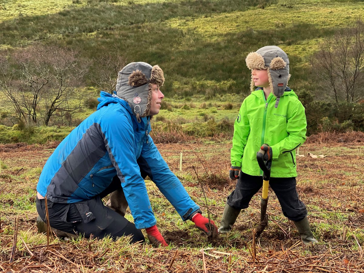 🌿 Exmoor Pioneers gets £1.2million to sustain Exmoor’s landscape, plant trees, and conserve vulnerable heritage through community digs. (6/11)