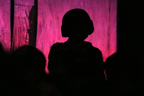 En3y2_'s tweet photo. 🚨 CNDH pide reparación del daño por tortura a menores en San Luis Río Colorado, Sonora ⚖️

La CNDH ha dirigido una contundente recomendación a la SEDENA, Guardia Nacional y la SSPC, tras confirmar que elementos de estas corporaciones cometieron tortura contra dos menores de edad en San Luis Río Colorado, Sonora 😡

Los hechos ocurrieron el 3 de julio de 2023, cuando los adolescentes fueron detenidos, agredidos físicamente y despojados de sus pertenencias. Las pruebas médicas, certificadas bajo el Protocolo de Estambul, confirmaron las lesiones causadas durante los actos de tortura. Lo más grave es que los agentes no les brindaron atención médica y buscaron obtener información de manera violenta, violando gravemente el derecho a un trato digno y el interés superior de la niñez 🧒👧

La CNDH recomienda que la SEDENA y la Guardia Nacional reparen el daño de manera integral, proporcionen atención médica y psicológica a las víctimas, y que se capacite a los elementos de seguridad en derechos humanos para prevenir estos abusos en el futuro 🚨

Este caso expone la urgencia de combatir la impunidad y garantizar la justicia para las víctimas. ¿Cómo podemos exigir que las fuerzas de seguridad respeten los derechos humanos? 🤔 

#En3y2 #NoALaTortura #Justicia #DerechosHumanos #CNDH

@LunaSugich @lupitaot @MaDoloresRio @Manuel_hopkins @ManuelScott07 @MesaCancun @mfromtropoya @mujeresxingonas @MUDECITA @murofj @Mvillegas2001 @neryruiz @netomunro @nonoacosta @oalh @ogarzon13 @oclausseni @ofespad @oscaracostacast @PanchoVazqz @pillinvilla @russocamou @salvadordelcas @Samvalor @SaraMtzDT @SA_VegaR @superharta99 @ValenzuelaHl2 @VictorFelixK @OscarOrtizCTMS @DavidFigueroaO @VickyEspinozaT @renegarcia369 @sebastianof_gym