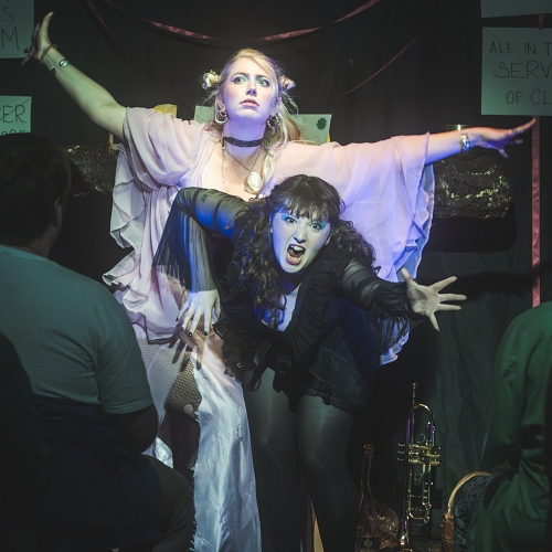 Theatre-News.com tweet media