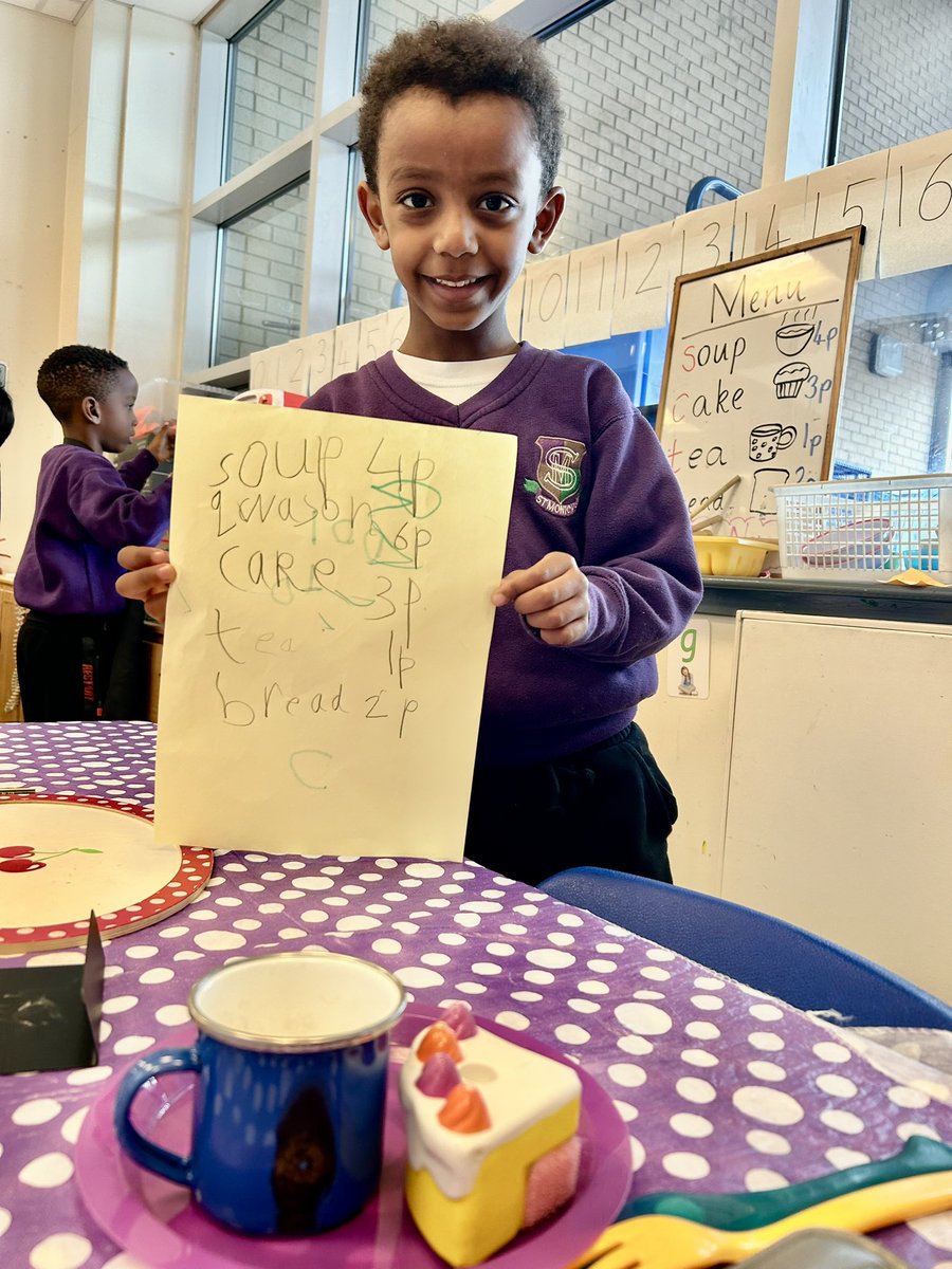 MrsP_StM's tweet photo. What an amazing visit I had to our 2 Sisters Play Cafe today! ☕️ 🍰 We were writing menus, exploring money and working as a team! 💰✍️ 🗣️ 5 star customer service! 🌟🌟🌟🌟🌟 @StMonicaMilton @MrsBuckley123 #PlayPedagogy #LearningThroughPlay https://t.co/6zGF3gi8cz