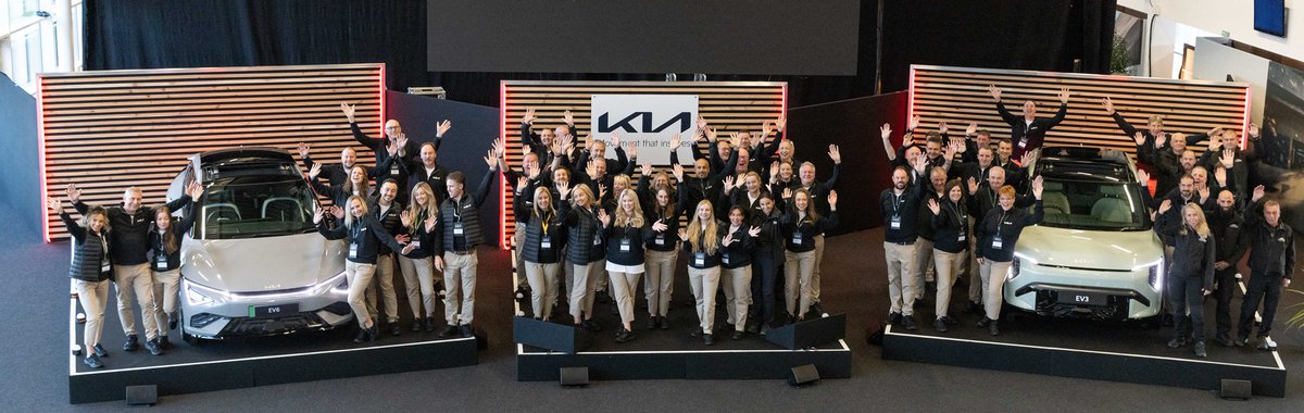 motiv8_training's tweet photo. 🚗✨ It’s a wrap! We proudly supported the Kia Academy at the Kia UK Masterclass @silverstoneUK, training over 900 staff on Kia's electric vehicles. Proud of our team’s success! 🌟 @kiauk @kiaukpr #KiaUK #KiaAcademy #ElectricVehicles https://t.co/LS07DmtsWC
