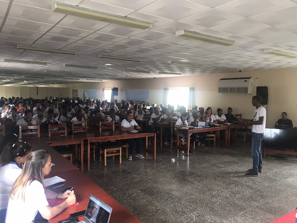 dgeboyeros's tweet photo. Julio Reyes Cabrera Director del Campamento de Pioneros y responsable de este gran evento, nos comparte unas palabras de inicio. #LaHabanaViveEnMí #CubaMined #DGEBoyeros https://t.co/pnB6JlBDsE