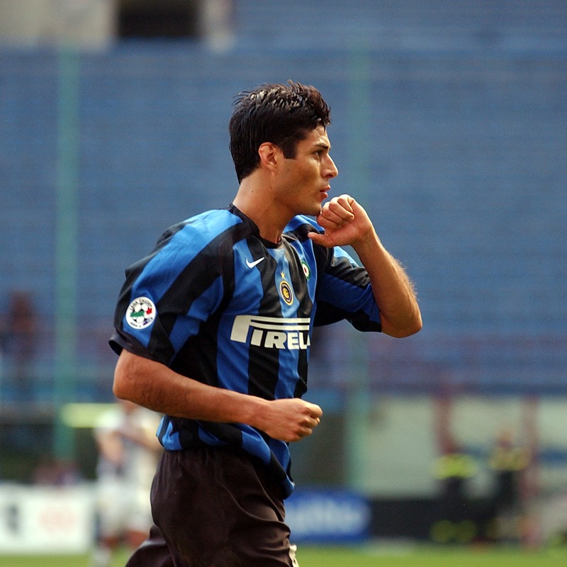 Inter's tweet photo. 50!
Tanti auguri, Cruz! 🎂

#ForzaInter