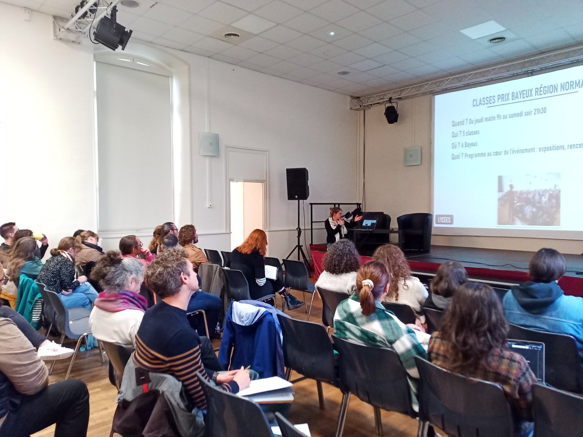 Très belle journée pro de l'<a href="/apdennormandie/">A.P.D.E.N. Normandie</a> au <a href="/PrixBayeux/">Prix Bayeux Calvados-Normandie</a> pour les #profsdocs normands. Visite des expositions, rencontre avec la passionnante grande reporter <a href="/ClaudeGuibal/">Claude Guibal</a> (un grand merci à elle), présentation des actions pour les scolaires et partage d'expérience de collègues