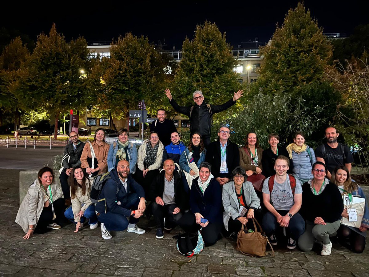 Ravie d’avoir pu présenter mon projet de thèse lors du congrès #MICROBES2024 organisé la <a href="/SFMicrobiologie/">SFM_Microbiologie</a> à Lille et d’avoir partagé cela avec une partie de l’équipe @StaPath_CIRI <a href="/CIRI_Lyon/">CIRI Lyon</a> !