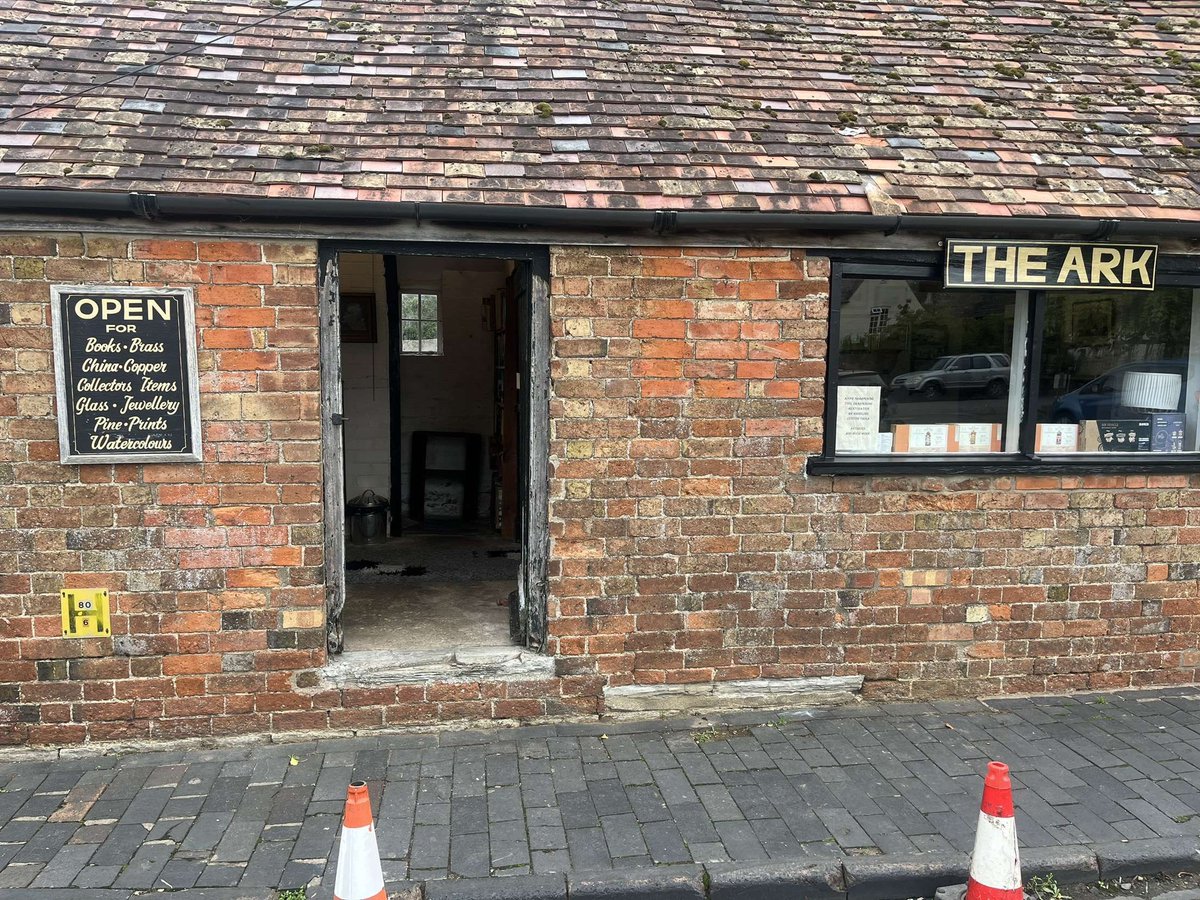 It's wonderful to see The ARK in Bretforton open again. The ARK, in addition to selling antiques, now runs a knife &amp; tool sharpening and restoration service. It's open Monday, Wednesday and Friday between 9am and 5pm, and Sunday between 10am and 5pm. Please support it!
