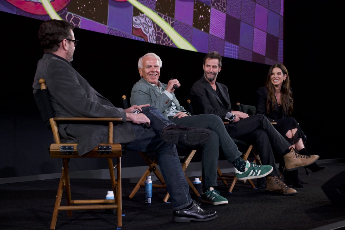 extratv's tweet photo. Sandra Bullock and Keanu Reeves reunited for a 30th Anniversary screening of “Speed” at Beyond Fest at American Cinematheque! ❤️ 

(📷: Jared Cowan for Beyond Fest at American Cinematheque at Egyptian Theatre) https://t.co/dnUzVnOytV