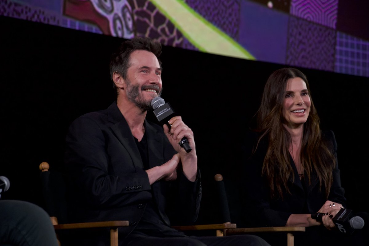 extratv's tweet photo. Sandra Bullock and Keanu Reeves reunited for a 30th Anniversary screening of “Speed” at Beyond Fest at American Cinematheque! ❤️ 

(📷: Jared Cowan for Beyond Fest at American Cinematheque at Egyptian Theatre) https://t.co/dnUzVnOytV