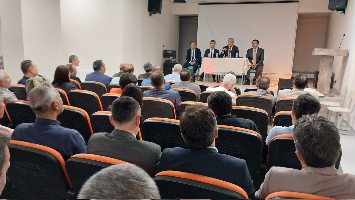 Kaymakamımız Ali Partal
İlçe Milli Eğitim Müdürümüz Metin Sezer
Şube Müdürlerimiz
Kahraman Şık ve Mustafa Sakarya
İlkokul Okul Müdürleri ile Sene Başı Toplantısında bir araya geldiler.

<a href="/tcmeb/">Millî Eğitim Bakanlığı</a>
<a href="/Ali_Partal/">Ali Partal</a>
<a href="/MetinSEZER_16/">Metin SEZER</a>
<a href="/kahraman47_s/">Kahraman Şık</a>
<a href="/msakarya6716/">Mustafa🇹🇷SAKARYA</a>