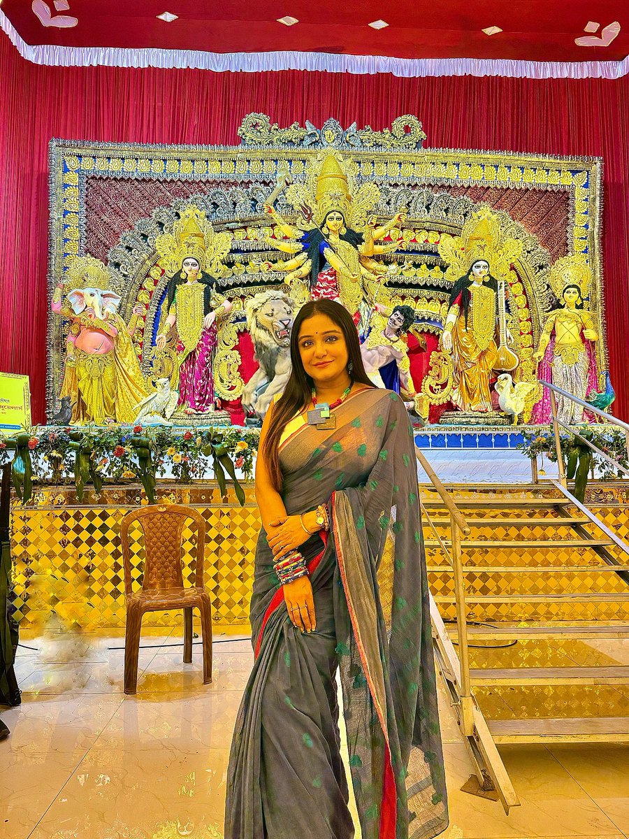 sayantani8's tweet photo. আমার পঞ্চমীর রাত 💙...
#durgapuja2024 #maashchen #pujavibes #festiveseason #bangalitradition #panchomievening #amarpujo2024 https://t.co/iZGbgGB7OW