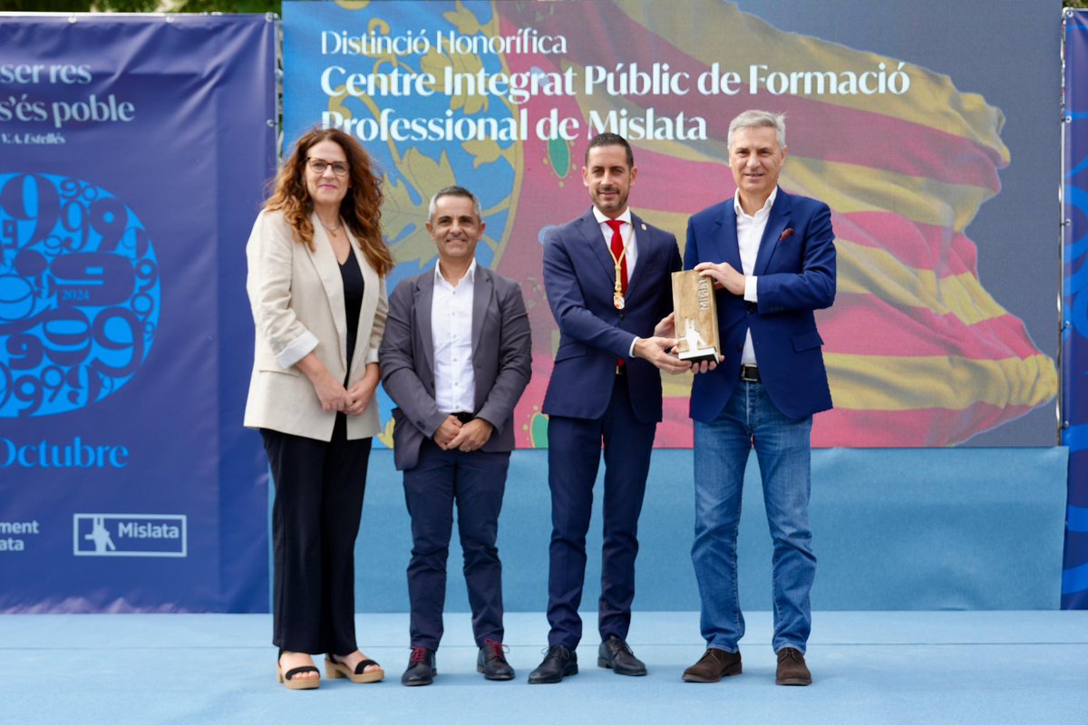 pspvprovalencia's tweet photo. ‘Famílies valencianes s'entremesclen amb cultures d’altres autonomies i països. Volem viure en una terra amable i inclusiva que defense un model de societat on el diàleg i la confluència d'idees ens projecte cap al futur’.

@CarlosFBielsa #Noud’Octubre https://t.co/JRrstoaome