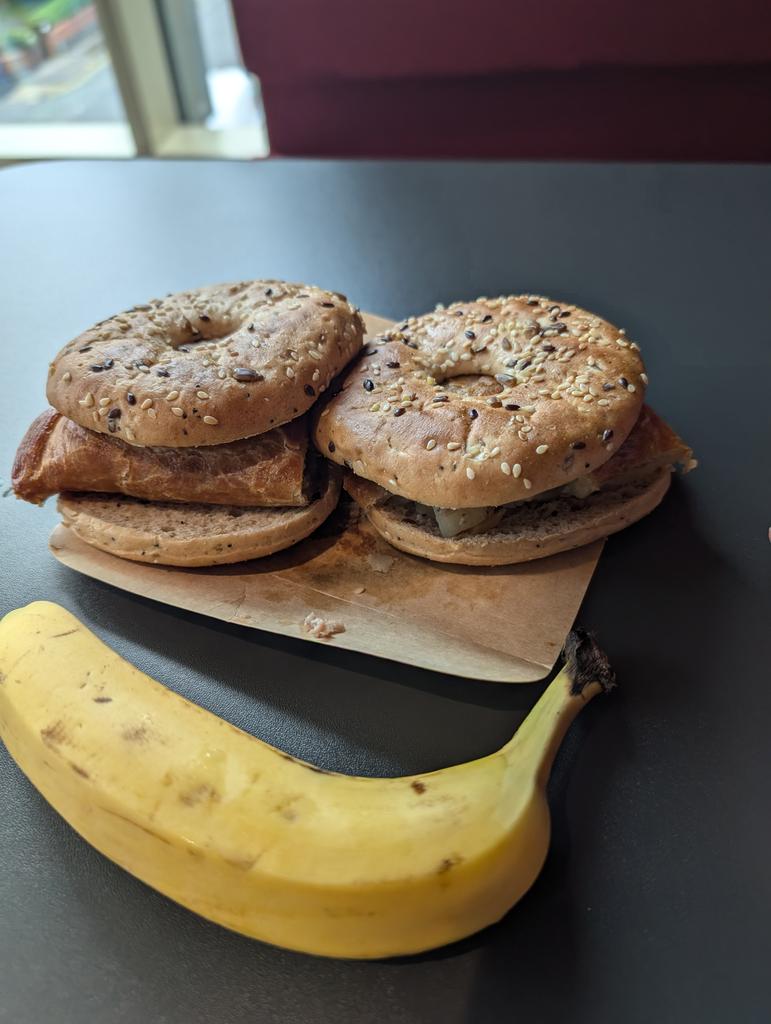 TheGaryKearney's tweet photo. @NikBailkoski Meh!! Cornish pasty protein bagels are where it's at my man https://t.co/Gc1iTA3wWK