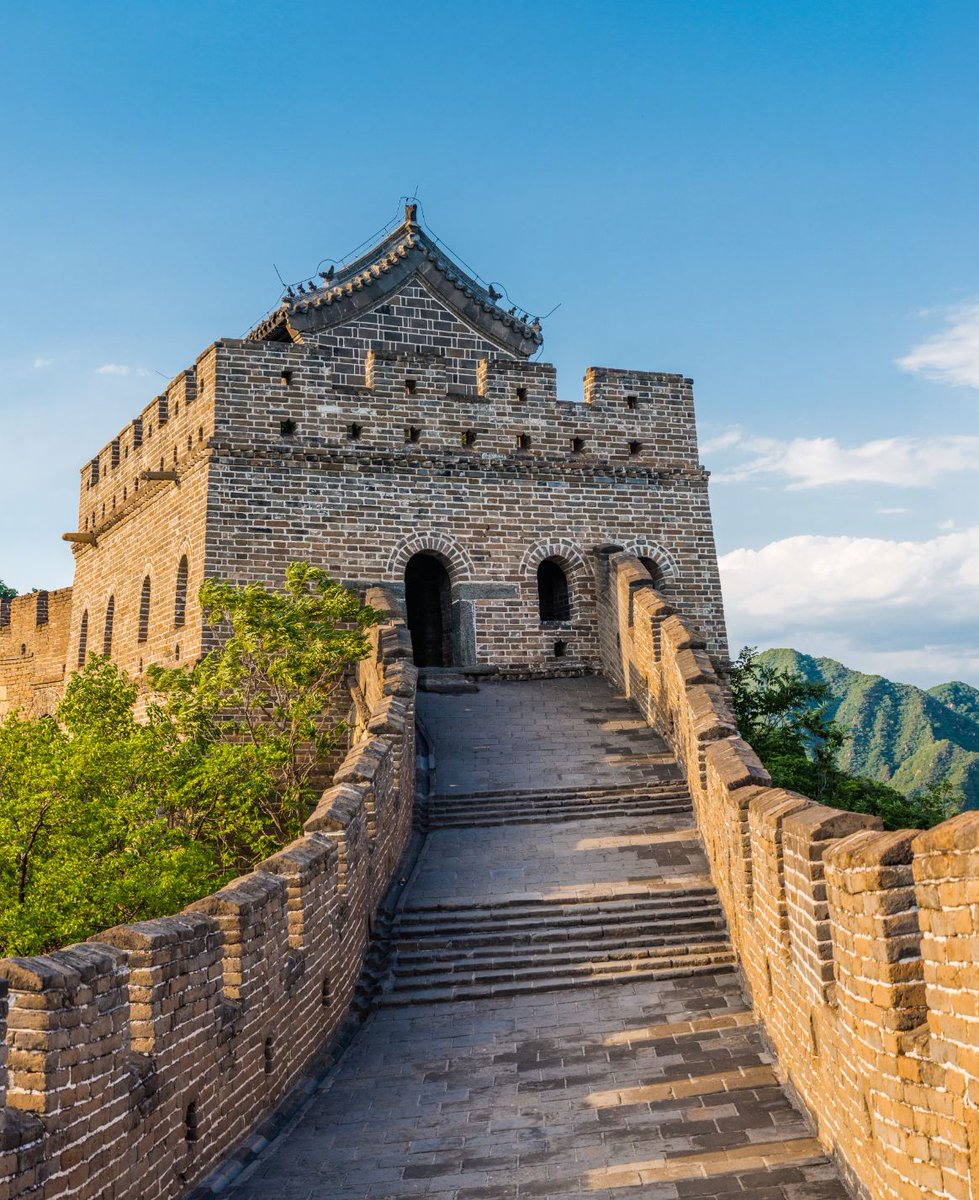 SoEarthen's tweet image. A panoramic view of the Great 🏯 Wall of China stretching across the landscape. Have you ever dreamt of walking along this historic site? 🇨🇳 #GreatWallOfChina #PanoramicView