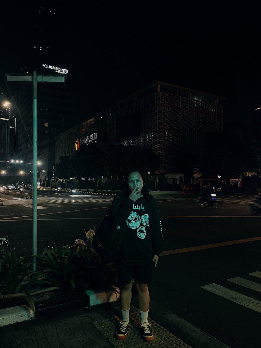 amiruloq's tweet photo. The uncomfort city lights flicker and gleam,
Casting shadows on my quiet dream. https://t.co/63R2yqTFdk