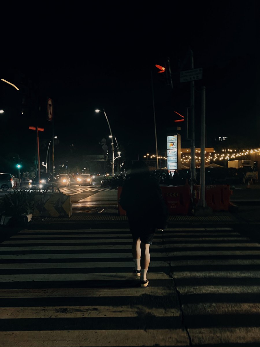amiruloq's tweet photo. The uncomfort city lights flicker and gleam,
Casting shadows on my quiet dream. https://t.co/63R2yqTFdk