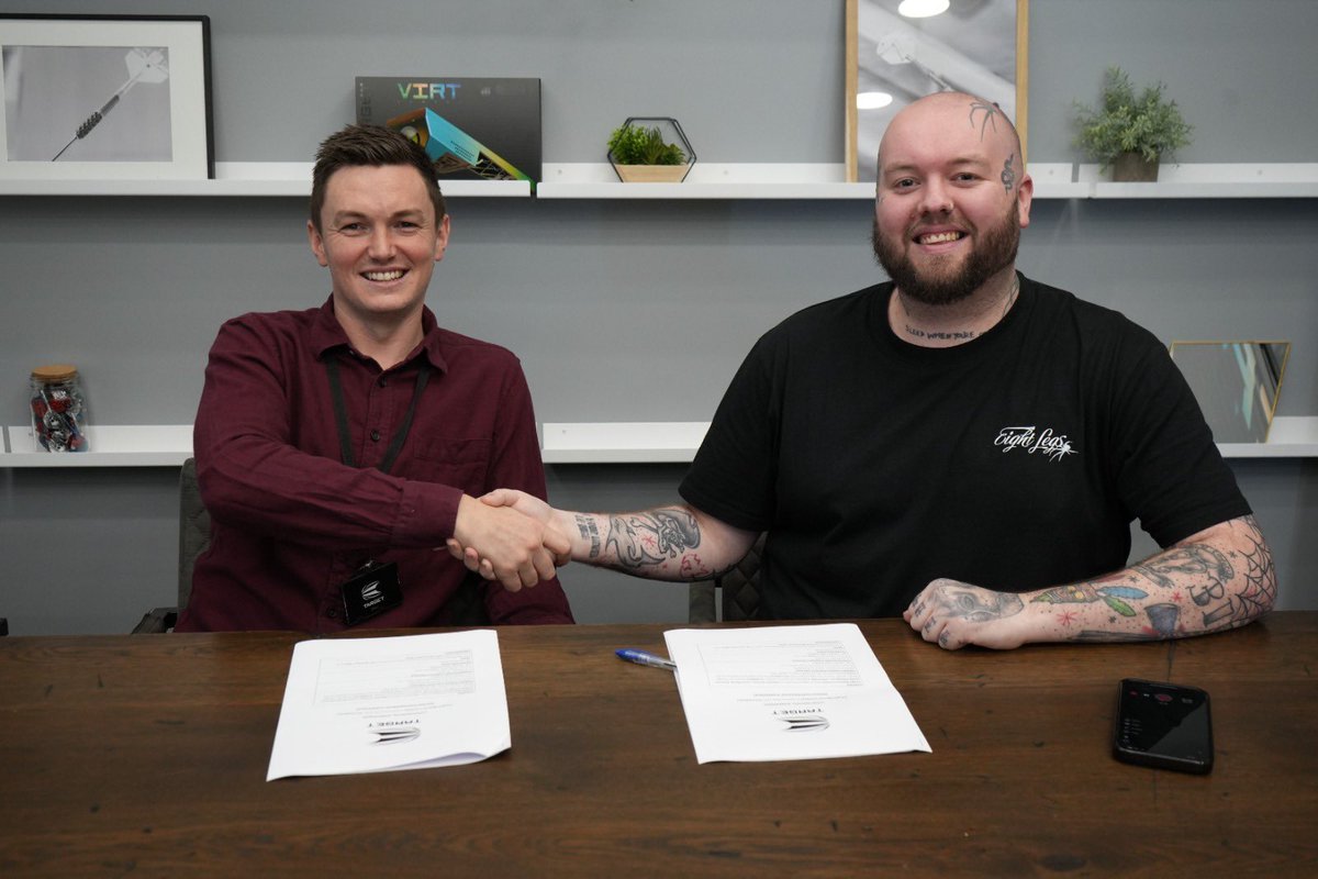 lukebod96's tweet image. Proud to announce that myself and @ThrowdownDarts have signed a deal with @TargetDarts to bring you the best darts events in the UK until end of 2025 💥

Blown away by the support you have all shown so far and long may it continue!

Get your tickets from throwdowndarts.com
