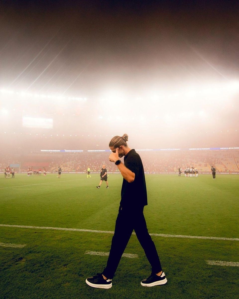 CRFgrazi09's tweet image. Agora posso dá boas vindas ao meu TÉCNICO Filipe Luís.
