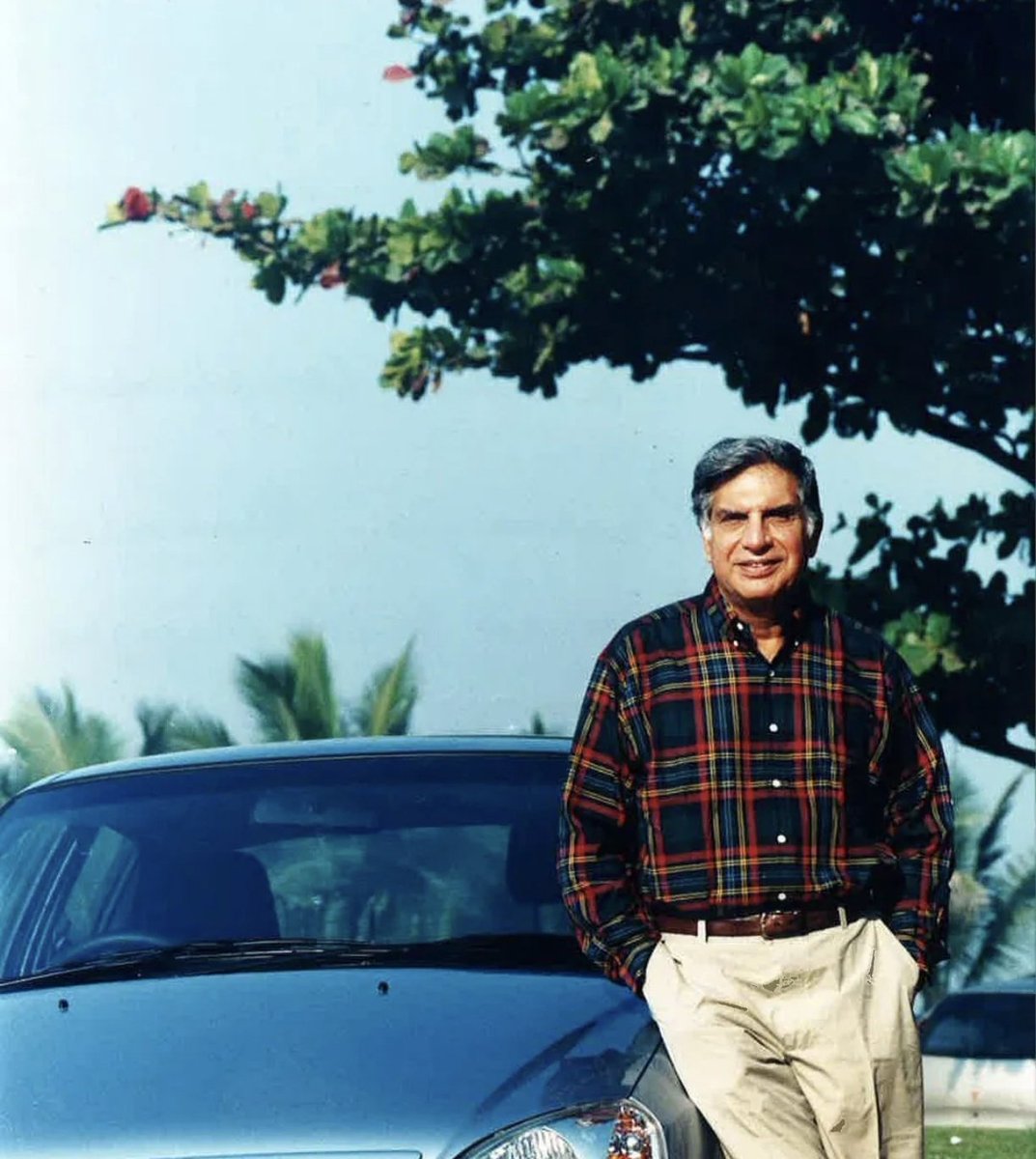 saaaanjjjuuu's tweet photo. Umra badhti gayi raah kaat ke gaye..
Sabke khushiyon mein pyar bant ke gaye..
Sab shant se ab ekant mein humse..
Dur wo hote rahe Sabko Sanwar ke gaye🙏

Om Shanti Sir Ratan Tata Ji https://t.co/Y8KUzzfiRy