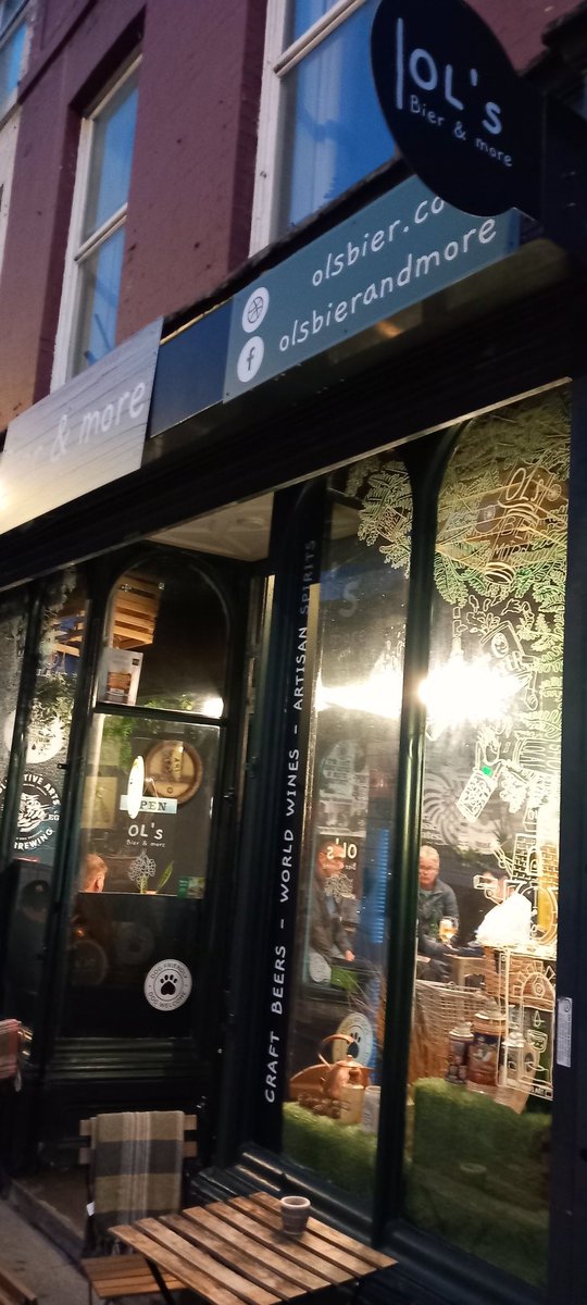 Ol's Bier &amp; More

Pleasant micropub in Stalybridge with one cask line