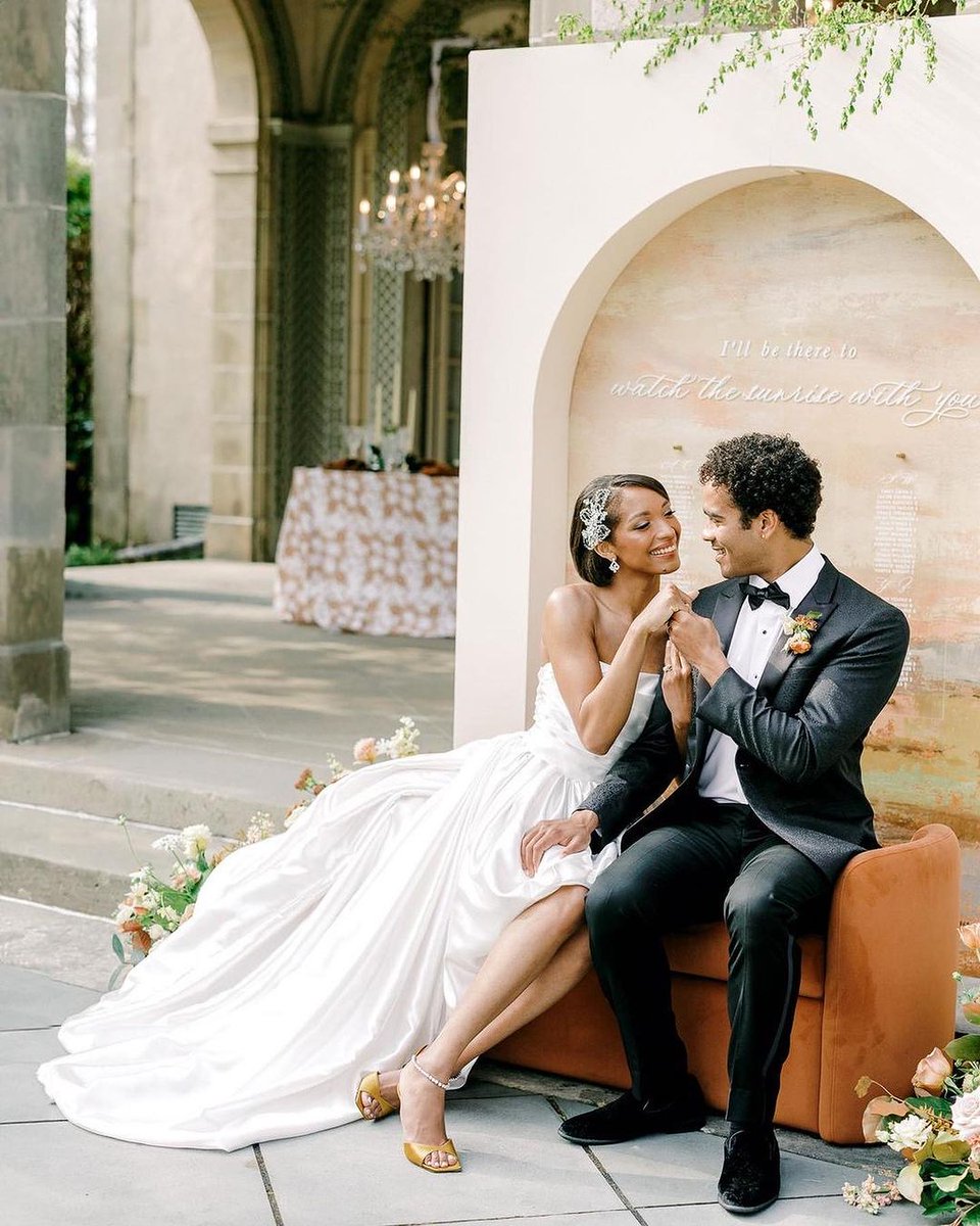 CynthiaBritt's tweet photo. Happy &amp; honored to be working with such a talented team! Featured on #StyleMePretty, every detail flows so beautifully and creatively into a story!

⭐Model Shatajah: Comet engagement ring and wedding band, and Art Nouveau earrings
⭐Model Sammy: Architectural Hand Engraved Band https://t.co/jcwhaHZL30
