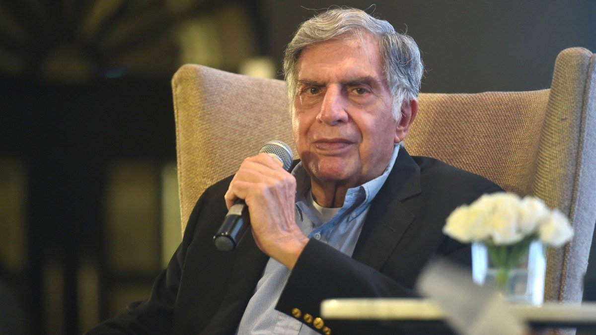 Sachendrasingh0's tweet photo. अलविदा हीरो..

देश के जाने-माने उद्योगपति और TATA Sons के चेयरमैन रहे Ratan Tata की मौत हो गई. वो मुंबई के एक अस्पताल के ICU में भर्ती थे. वो 7 अक्टूबर को उम्र से जुड़ी परेशानियों और ब्लड प्रेशर के कारण भर्ती हुए थे. इसके बाद से उनकी तबीयत बिगड़ती चली गई...
#ratan_tata https://t.co/DgNHo9QNUX