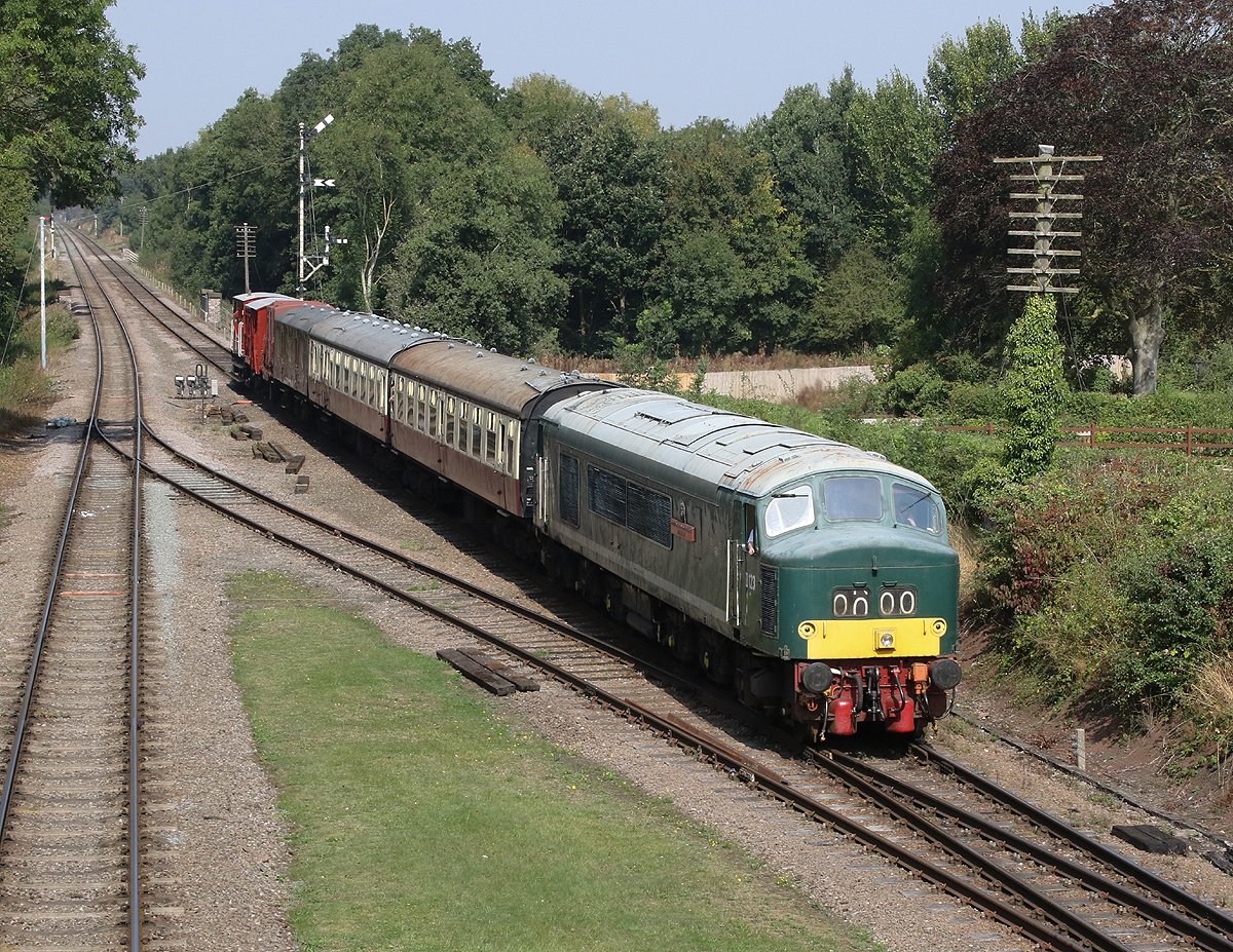 Steam1957Loco's tweet image. D123 seen here approaching Quorn and Woodhouse Station with a Loughborough-Leicester train during the September Deisel Gala 06/09/2024.
@GcrGreat @NuneatonRailway 
#class44 #class45 #class46