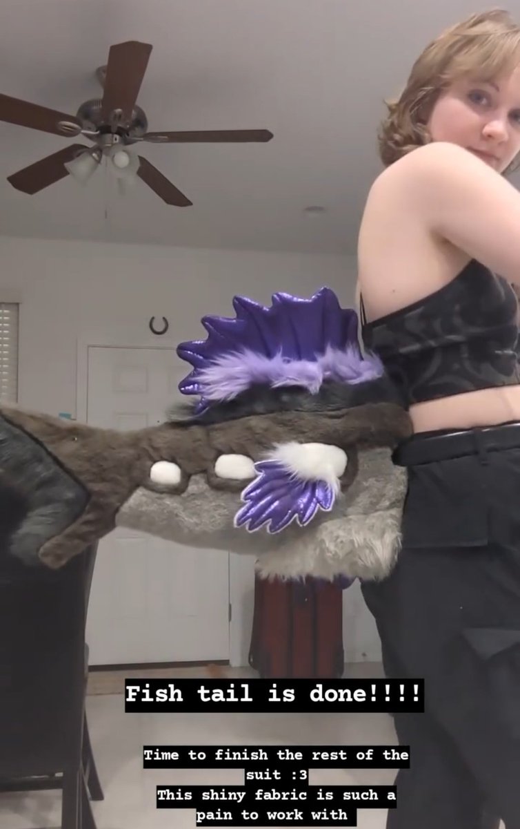 Salsa_Anteater's tweet photo. Foam Stabilizer came in clutch!! Thank you to everyone who gave advice on how to work with this finicky fabric !! 💜🐟 
Betta X Shark inspired tail for this suit. Posable side fins too! https://t.co/x9wz2UBCmN