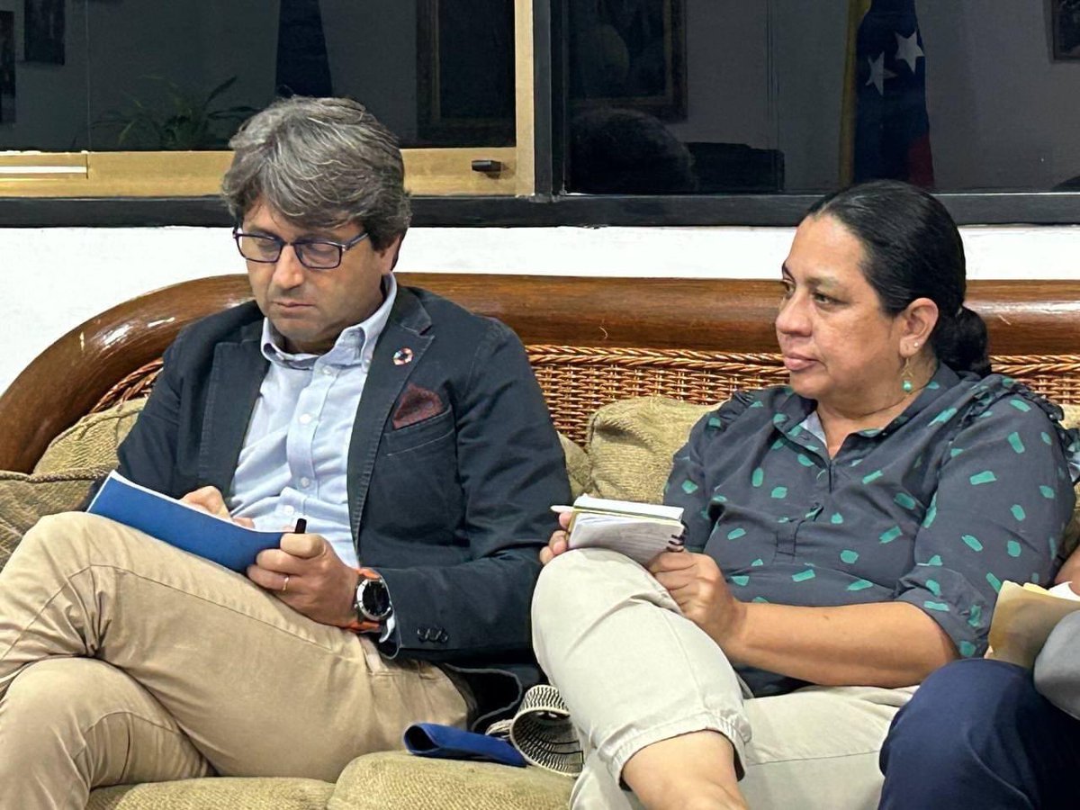 Rampolla_UN's tweet photo. Ayer me reuní con el Gobernador de #Amazonas, @GOB_MiguelR, y acordamos continuar profundizando la cooperación entre @onuvenezuela y sus socios con las autoridades locales con el objetivo de seguir trabajando conjuntamente en pro de los y las amazonenses https://t.co/SfLIgQ8RqT