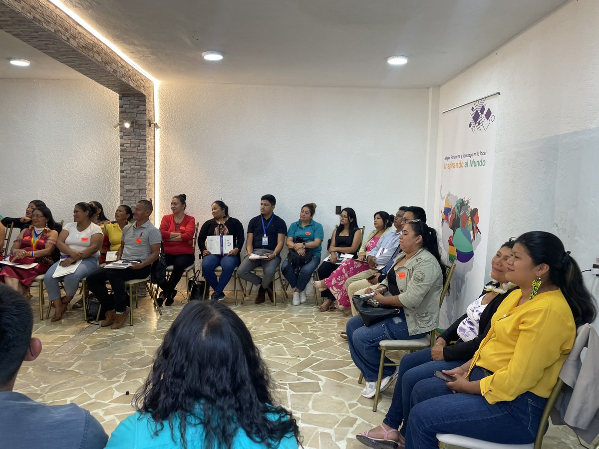 FucviEC's tweet photo. En Morona dialogamos con Auxilio Vera, coordinadora de la Red de Mujeres Amazónicas, una mujer de la ruralidad que ha tenido que pasar por retos y desafíos para trabajar y luchar por los derechos de las mujeres dentro de la provincia 🙋‍♀️💪. 
 @IRI_es @wdn #fucvi https://t.co/cXq6oOQmt8