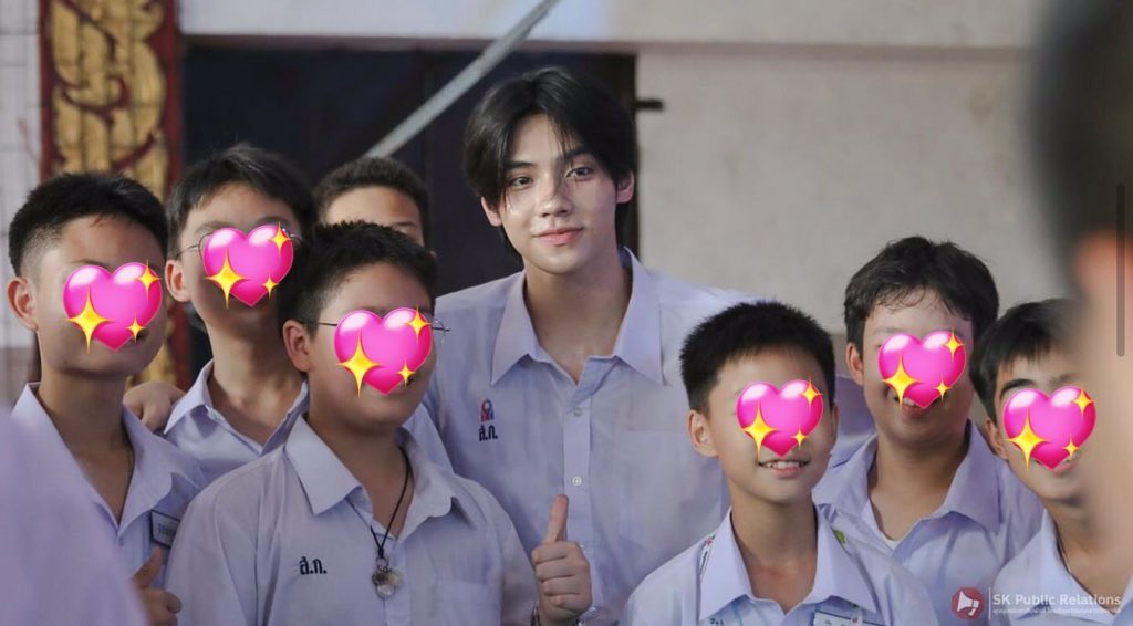 meowsom007's tweet photo. แล้วเป็นขวัญใจเด็กผู้ชายเจน Z จริงๆ https://t.co/uyBQI9U97P