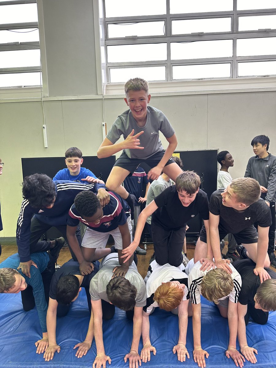 Our S3 Electives learning about Mental Toughness and its impact on performance through gymnastics today😎 🧠💪

#TeamHarlaw 
<a href="/harlaw_academy/">Harlaw Academy</a>