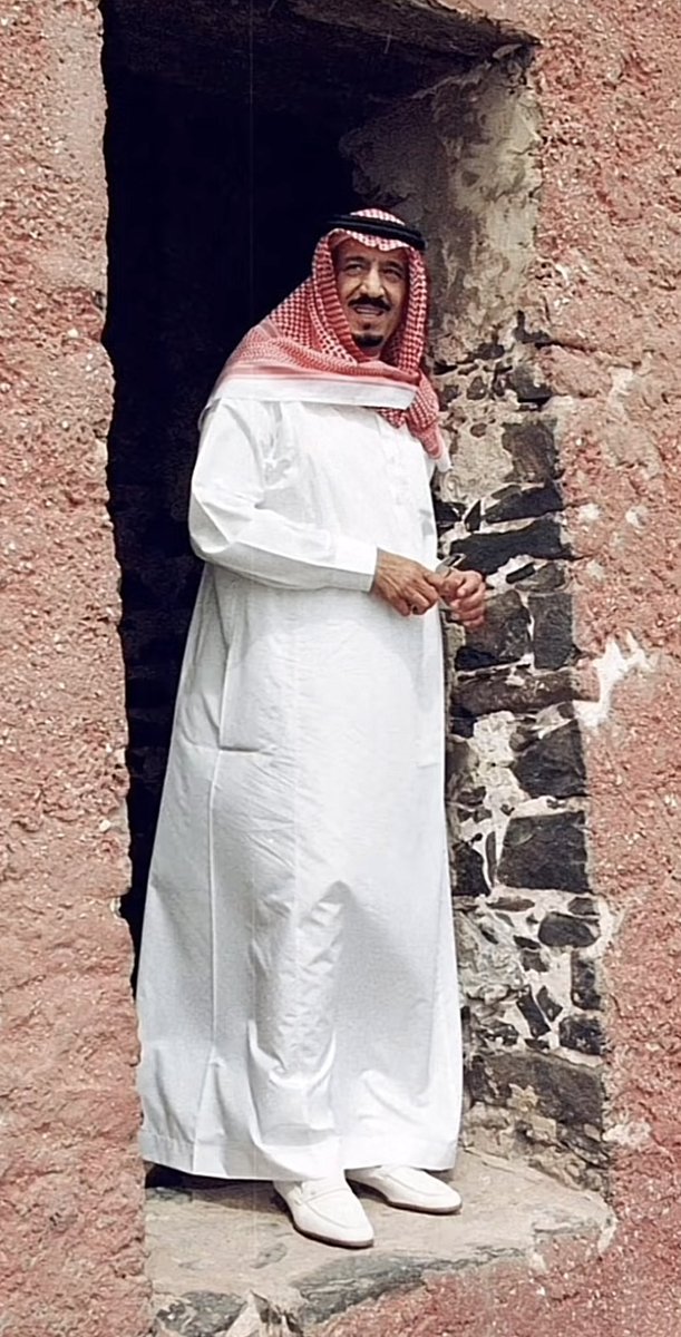 #الديوان_الملكي

نحمده ونشكره على صحة والدنا ومليكنا