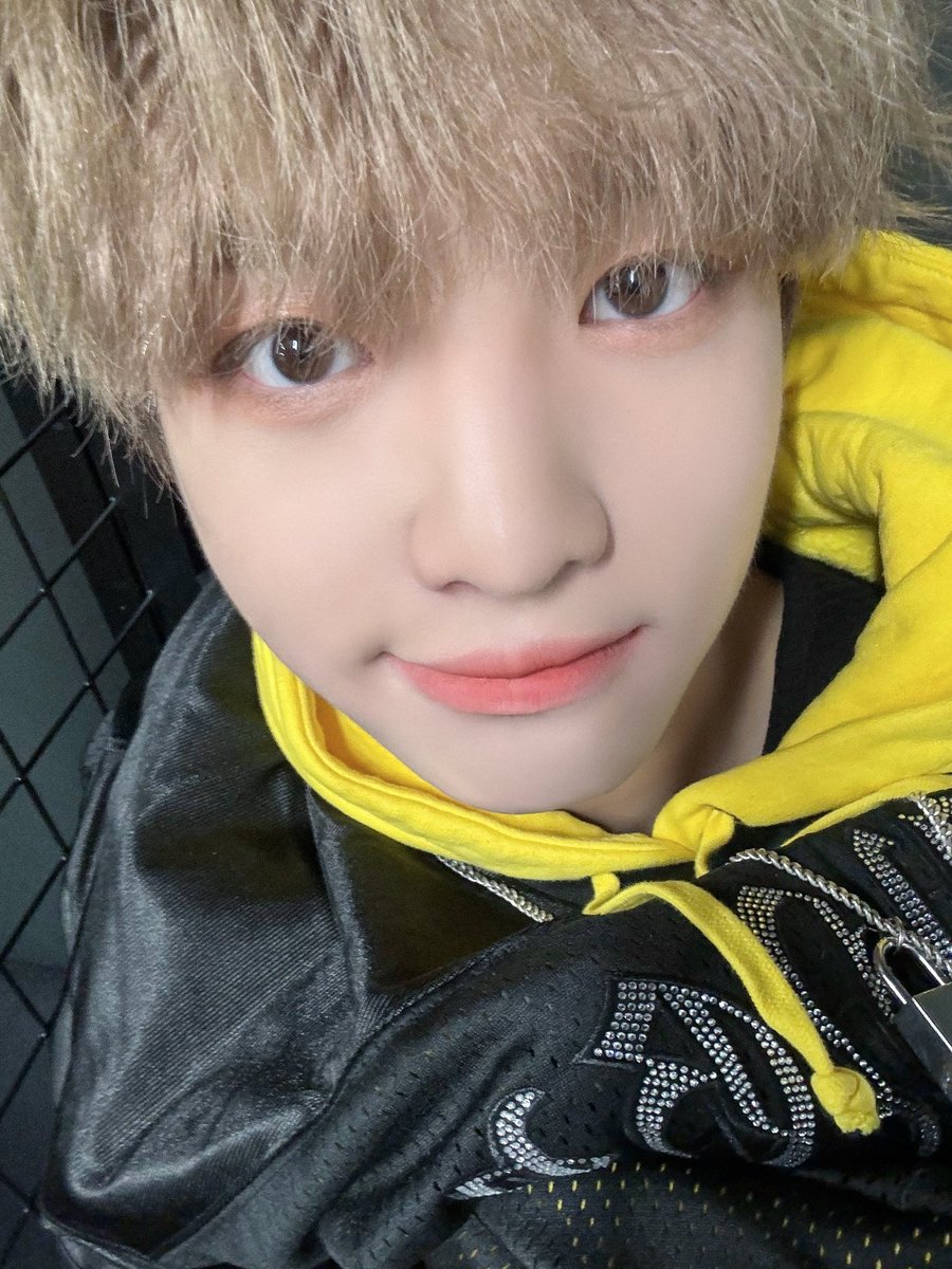 ycnlovely's tweet photo. — rdysd with this diva 😋😋
#roadyselcaday #xikers #rdysd #싸이커스 #xikersselcaday #xsd #road𝔂selcaday #YUJUN #유준 https://t.co/af2sG9VpNZ