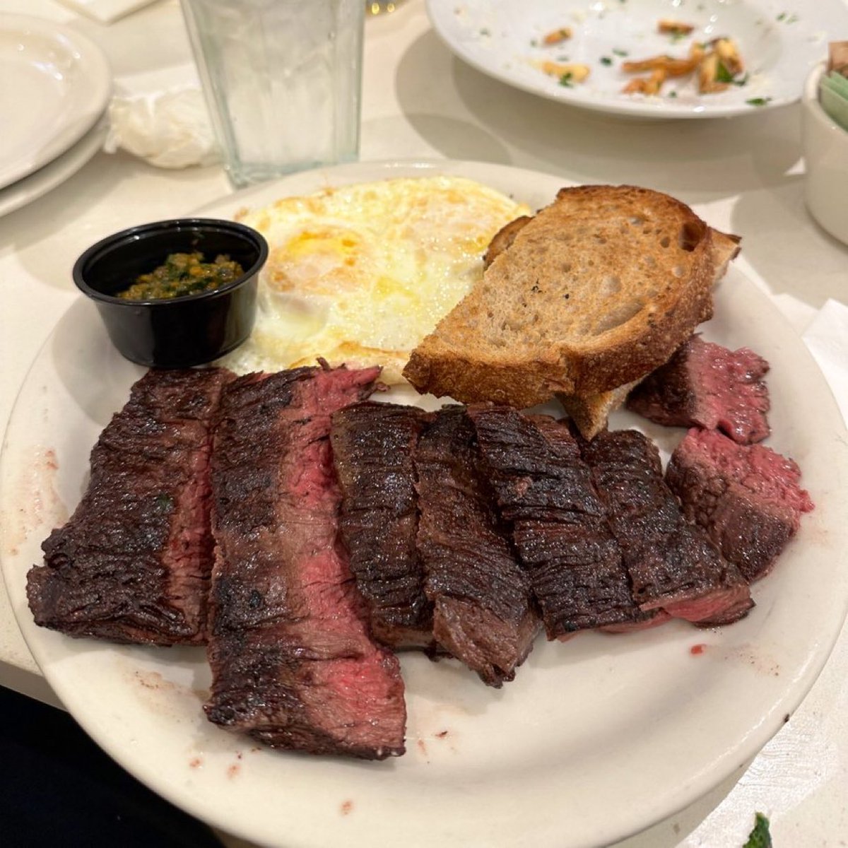 BlockchainBoyyt's tweet photo. Pre-hurricane escape meal with the homie https://t.co/G2ovEut7br