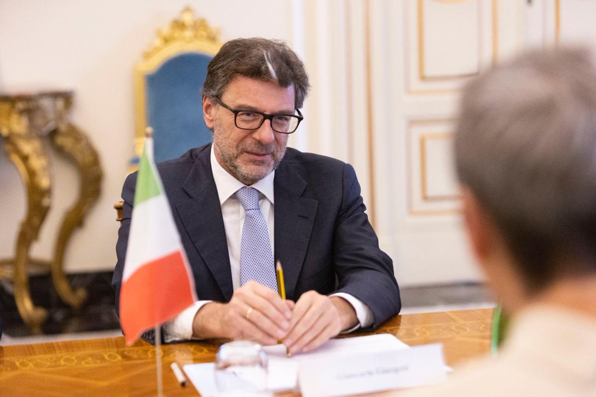 MEF_GOV's tweet photo. Il Ministro Giorgetti riceve al Mef la vicepresidente esecutiva della @EU_Commission e commissaria alla concorrenza Margrethe @vestager per un cordiale colloquio. https://t.co/Rb4M2xurpf