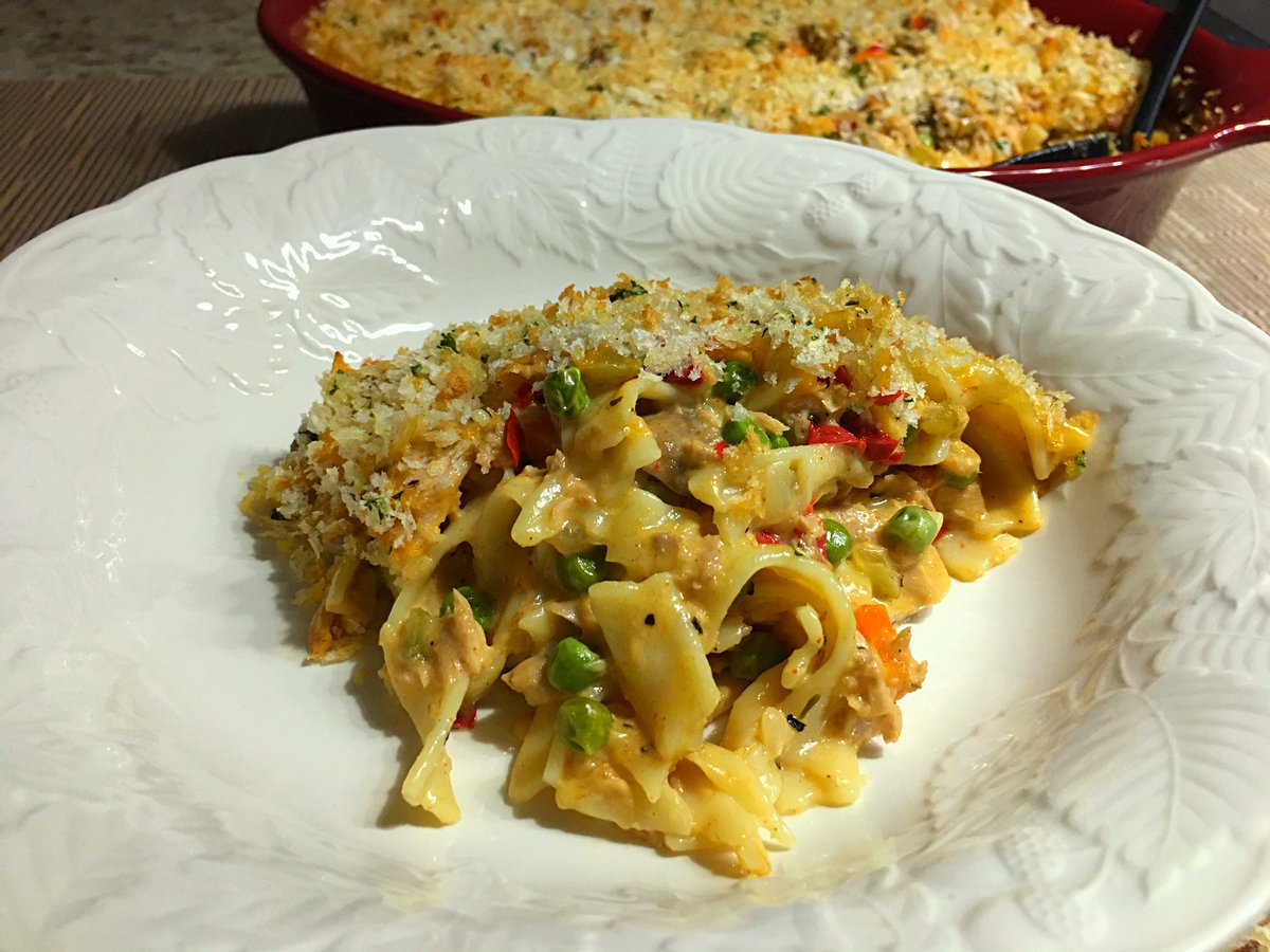 clubfoody1's tweet photo. Today is #TunaDay 🐟
Tuna Casserole… a great weeknight meal!🥰
(check out my next posts👆 & the previous ones 👇 for more tuna recipes😋)
#YouTube 📽️: https://t.co/DnIsUBK7rM
#RECIPE ➡️: https://t.co/RISQBAopHQ
@EventGuideToday @DiningGuide2Day https://t.co/xRxjPmGV5m