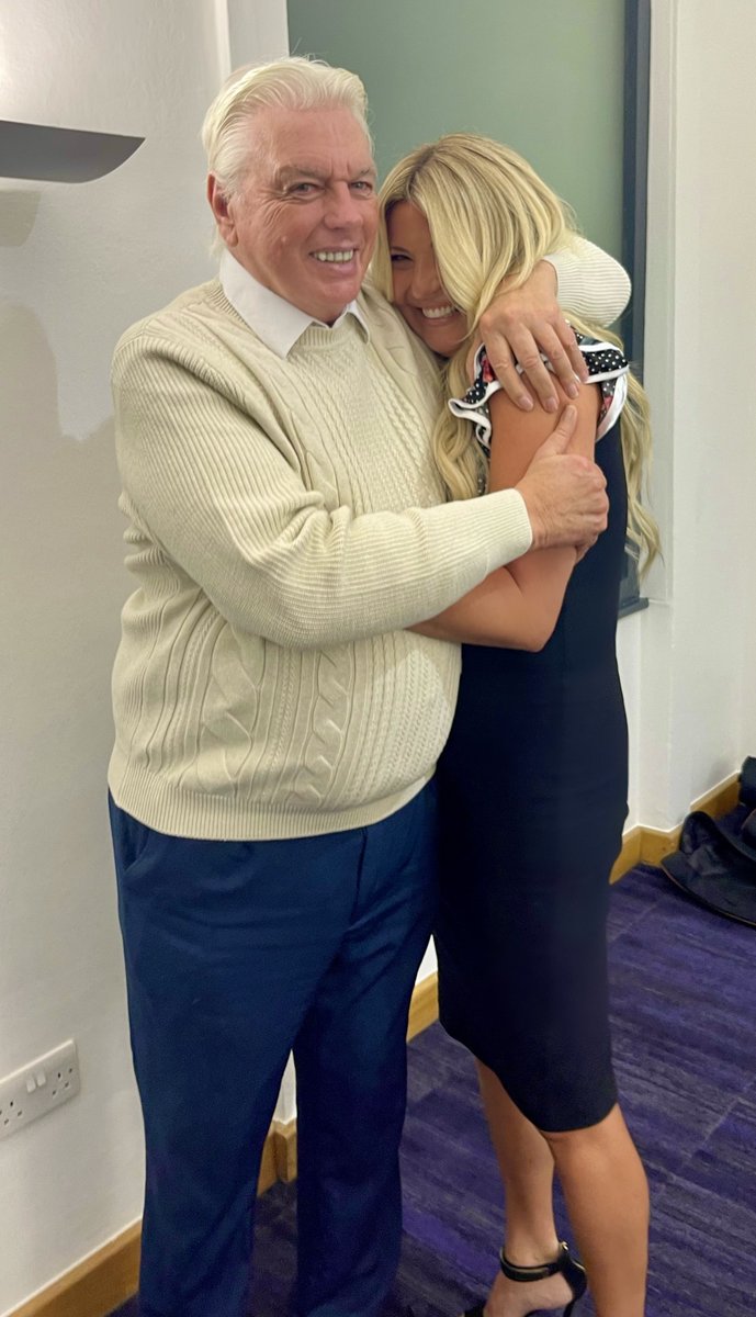 MQniverse's tweet image. I’m absolutely over the moon to have met you in person - Bucket list...✅! You are as real and inspiring in person as your work, such a light! Honored beyond words and so grateful for the opportunity, thanks to @chrissyvanwijk! What an 😇! I’ll treasure this memory forever.🫶🏼🧝♀️✨