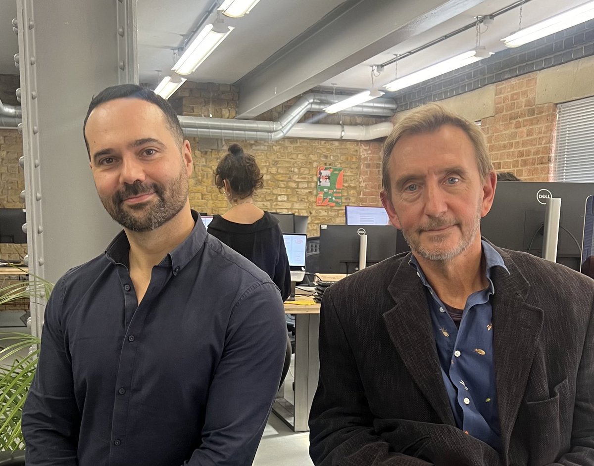 AaronBastani's tweet photo. Great talking to @DaveGoulson about the insect apocalypse, how 3/4 of the world’s crops need pollinators &amp; whether democracy can stop climate systems collapse. 

Also: should you have geraniums and peonies in your garden?!

Up on @novaramedia soon: 

https://t.co/H7LSweK36R https://t.co/La2dKPmecD