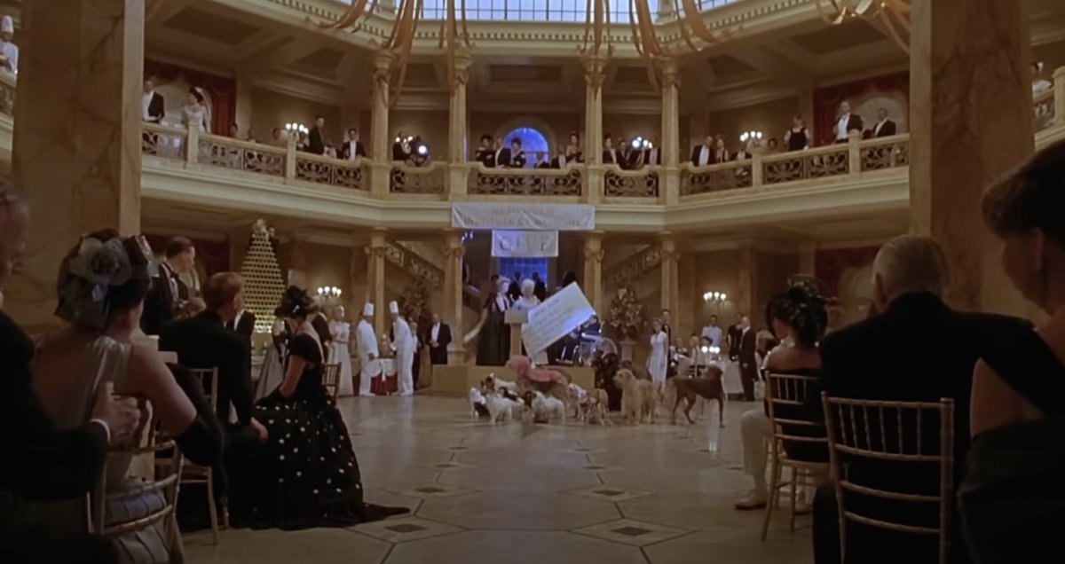 Babe: Pig in the City (1998) has the chairs.