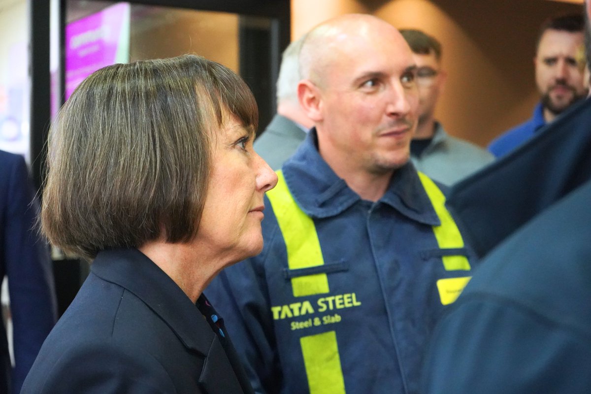 WalesOffice's tweet photo. Welsh Secretary @JoStevensLabour opened @CommunityUnion's one-stop-shop for steelworker support in Port Talbot today.

The centre in #Aberafan shopping centre will sign post government support and retraining advice to workers impacted by changes at @TataSteelUK. https://t.co/s6z8rEzcLx