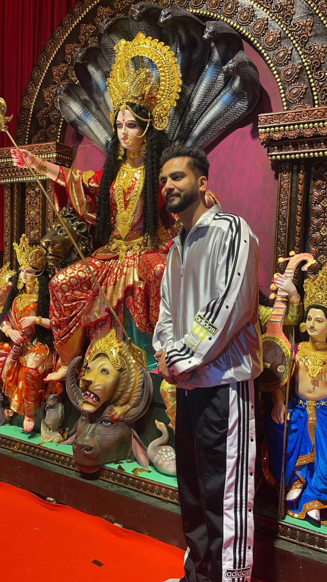 prashant66777's tweet photo. Jai mata di 🙏...
HAPPY NAVRATRI 😊

#ElvishaArmy  #navra https://t.co/nl19C73zvo