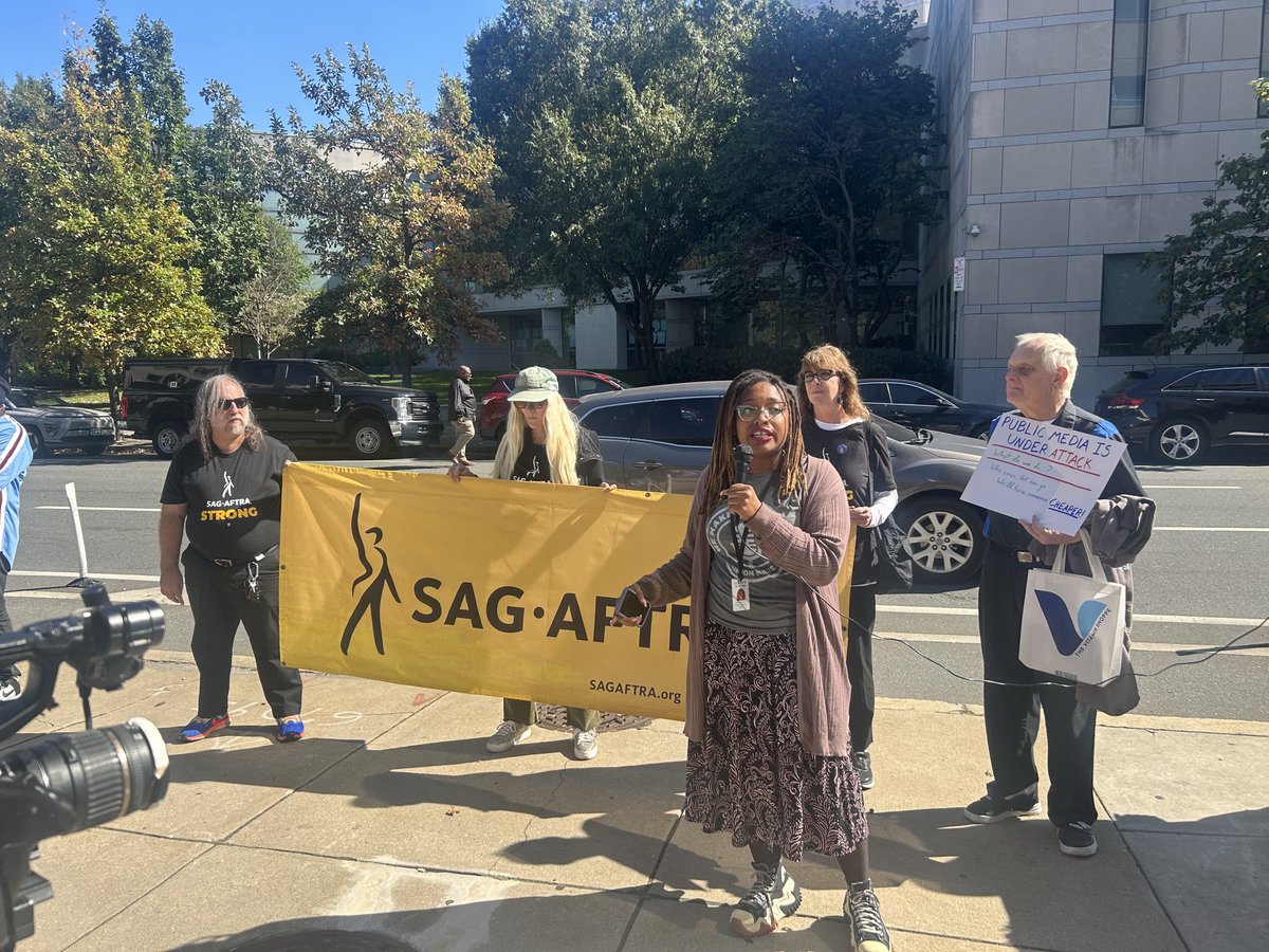 Rallying for a contract that includes hybrid work policy, respect for seniority, protection from AI. ⁦<a href="/WHYYunion/">WHYY Union</a>⁩ ⁦<a href="/whyy/">WHYY</a>⁩ ⁦<a href="/WHYYNews/">WHYY News</a>⁩