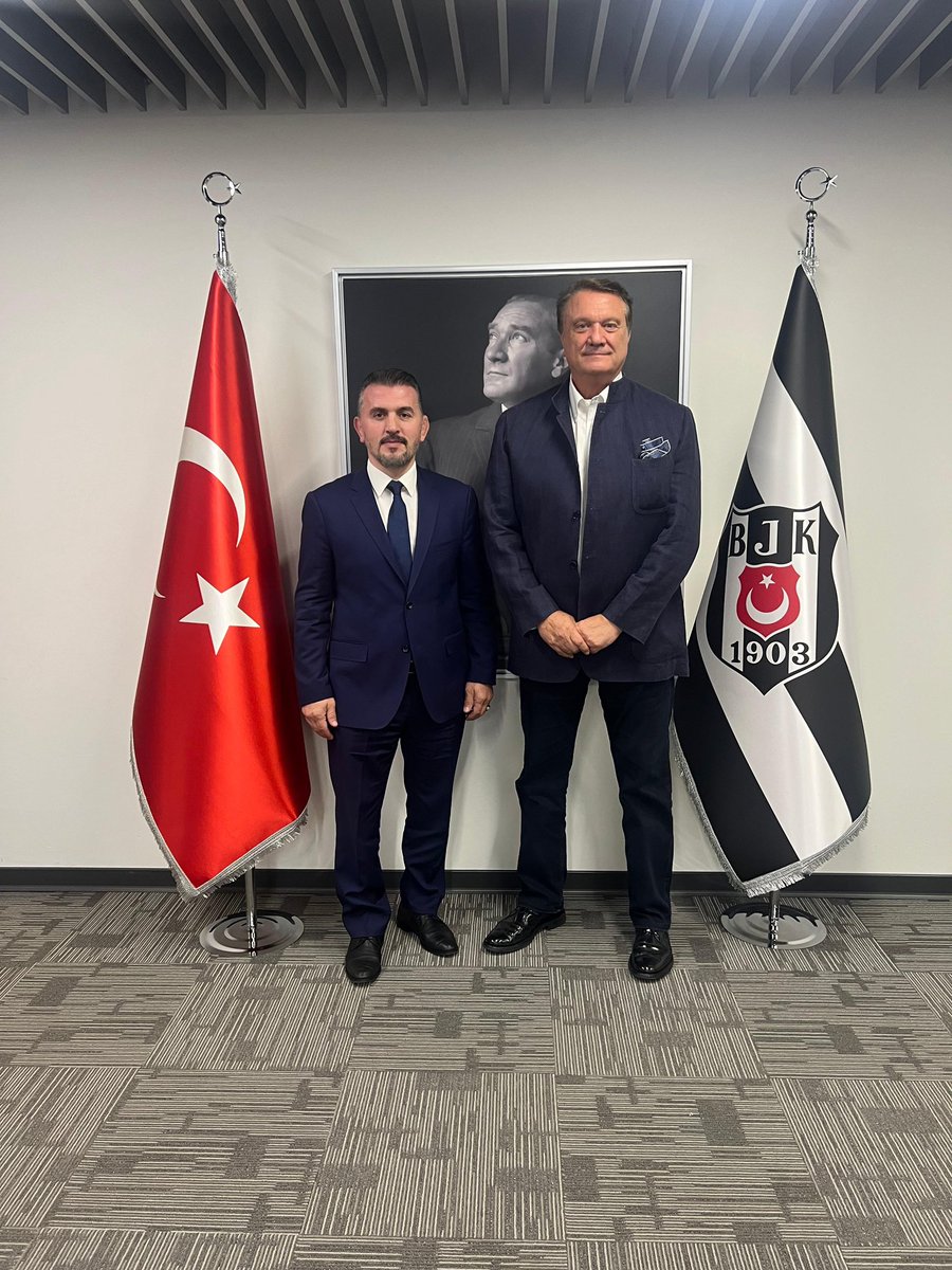 Beşiktaş JK Yönetim Kurulu Başkanı Sayın Hasan Arat’ı ziyaret ettik. Samimi bir sohbet eşliğinde, misafir perverliği için teşekkür ederim.