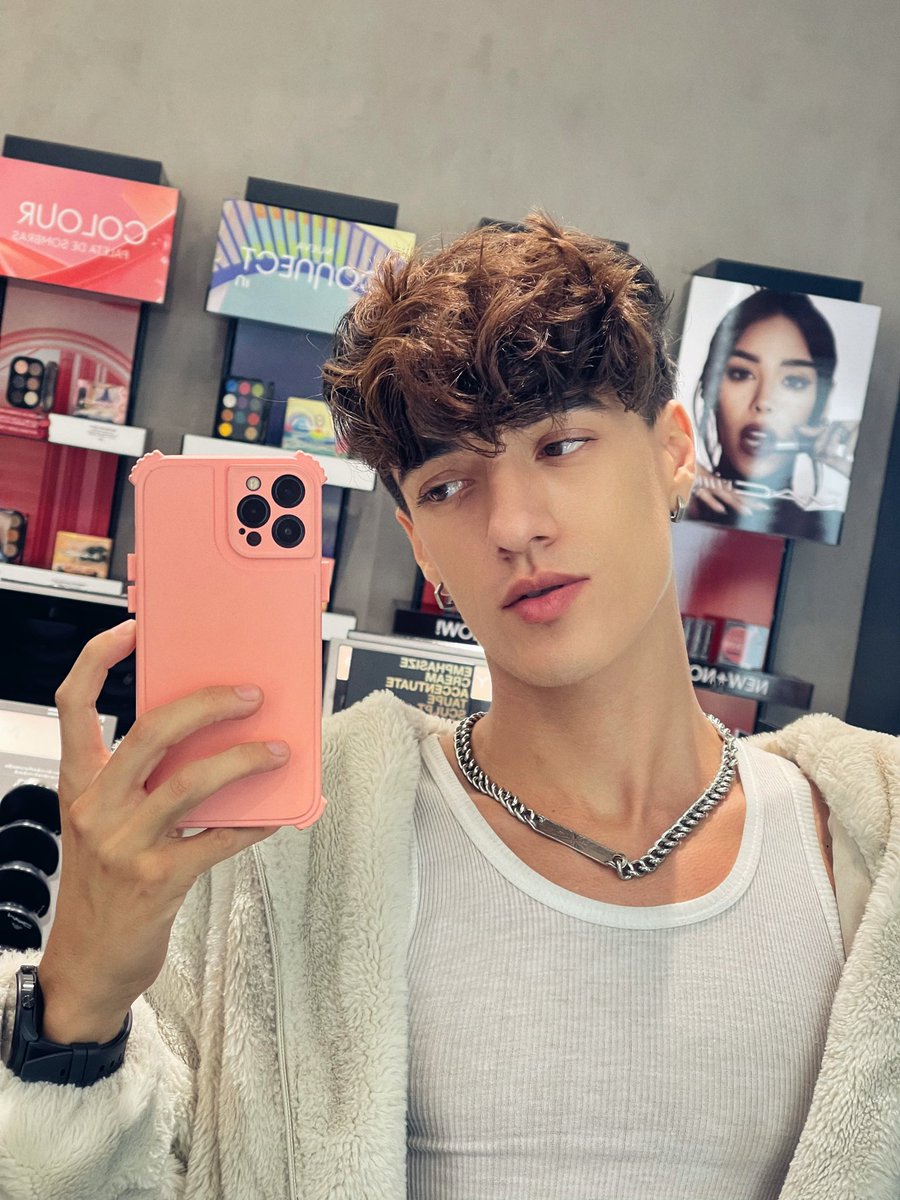 Charlie Boxie tweet media