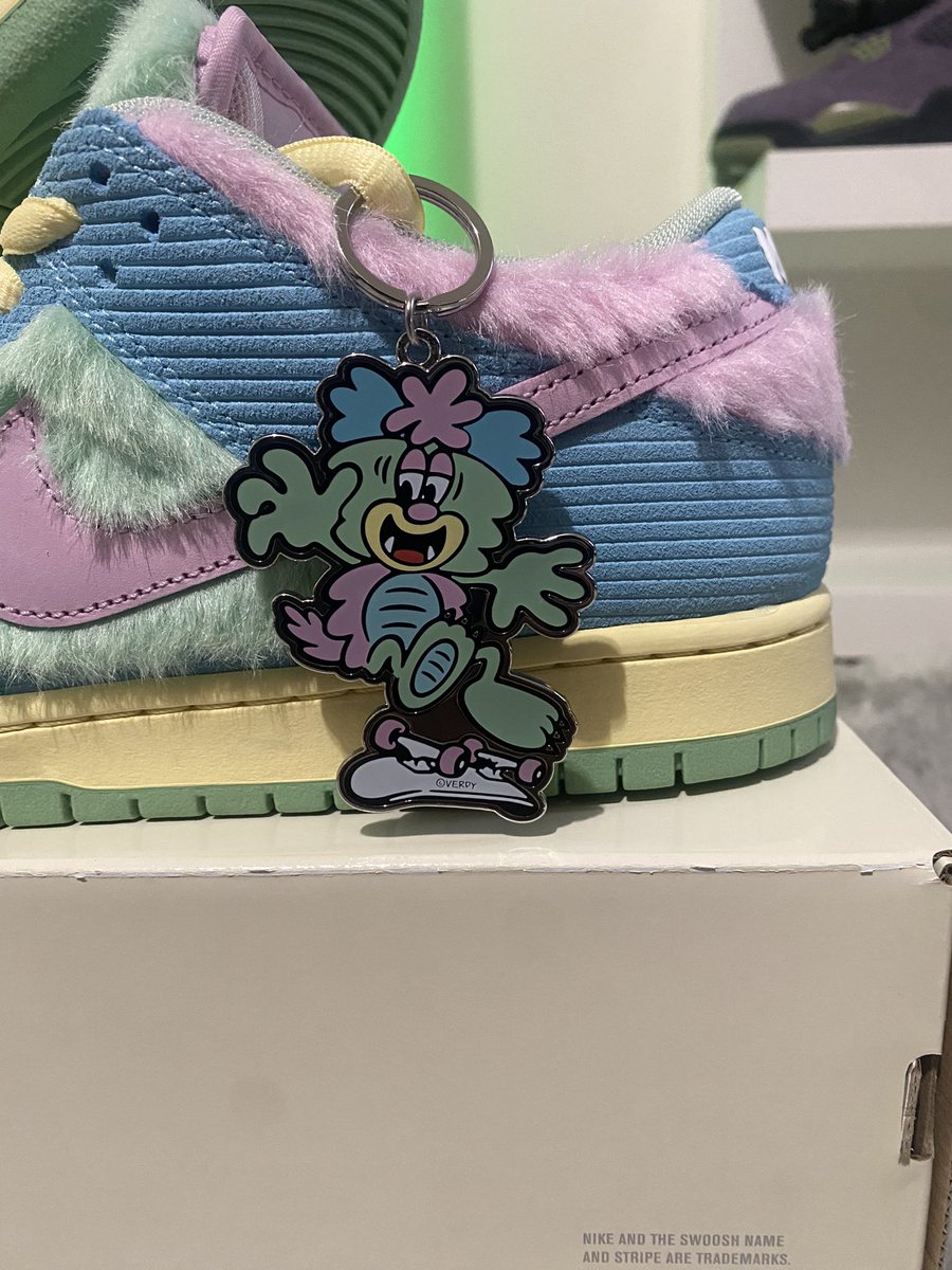 JsAllday31's tweet image. #mailcall After a month of waiting from the Verdy site. I started to think I was gonna get the dreaded cancellation email @snkr_twitr I would’ve missed the 5 hr raffle if it wasn’t for your noti🫱🏽‍🫲🏾