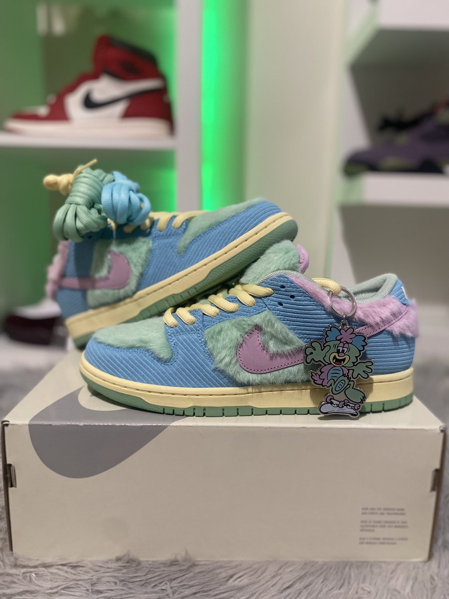 JsAllday31's tweet image. #mailcall After a month of waiting from the Verdy site. I started to think I was gonna get the dreaded cancellation email @snkr_twitr I would’ve missed the 5 hr raffle if it wasn’t for your noti🫱🏽‍🫲🏾